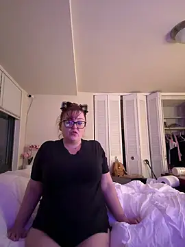 KittyCreamKisses online show from February 6, 3:24 am