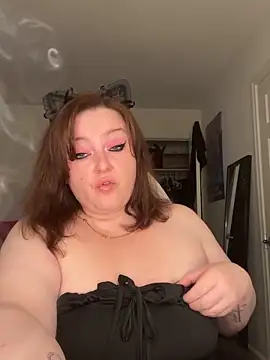 KittyCreamKisses online show from April 10, 5:03 am