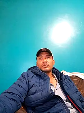 latinomoreno95 online show from June 24, 3:10 pm