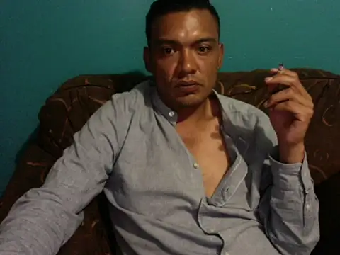latinomoreno95 online show from June 17, 12:54 am