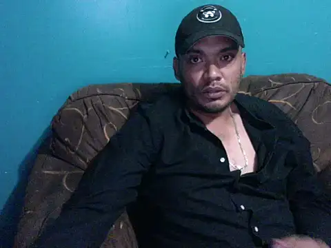 latinomoreno95 online show from February 26, 1:05 am