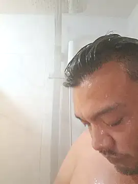 latinomoreno95 online show from May 2, 5:07 pm