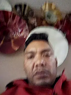 latinomoreno95 online show from May 28, 5:26 am