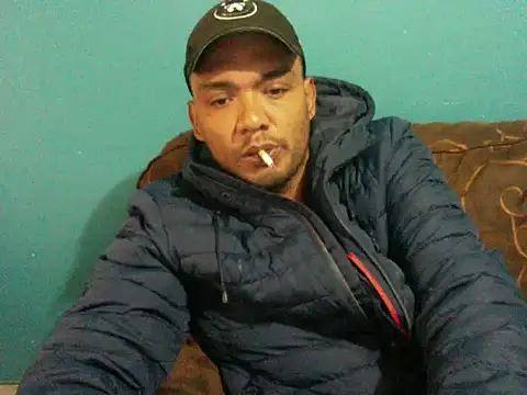 latinomoreno95 online show from February 11, 5:35 pm