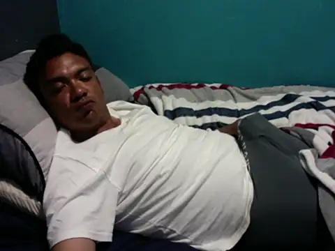 latinomoreno95 online show from May 21, 8:01 am
