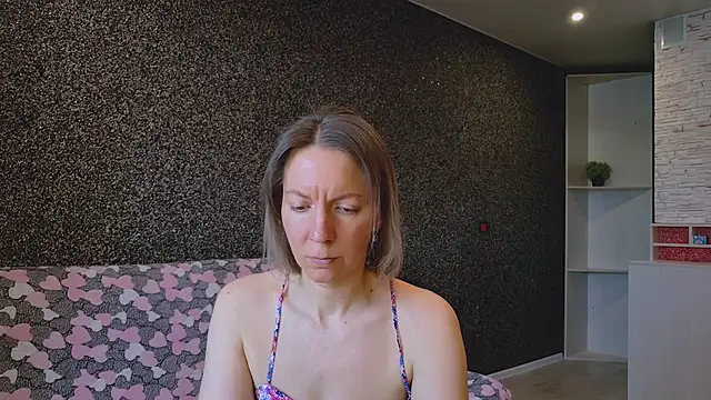 Amanda Luxe online show from April 18, 3:09 am