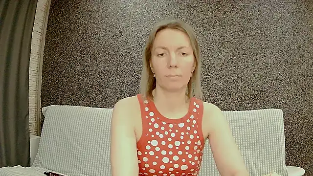 Amanda Luxe online show from January 13, 2:59 am