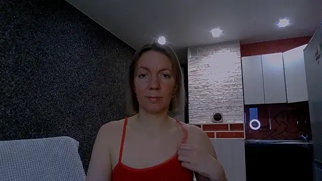 Amanda Luxe online show from February 7, 3:14 am