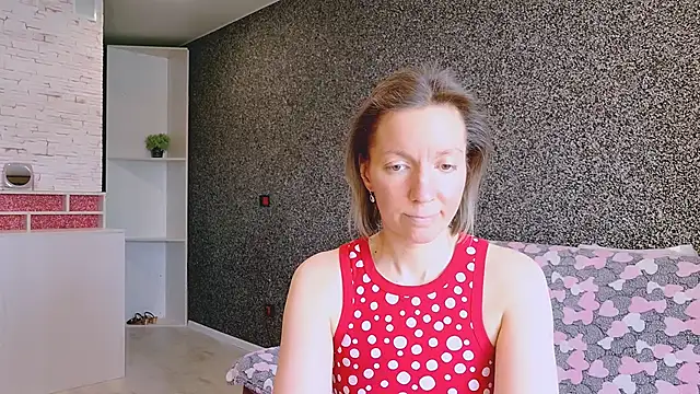 Amanda Luxe online show from March 21, 8:19 am