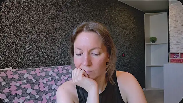 Snapshot of Amanda_Luxe chatting on July 17, 2:20 am Amanda Luxe online show from July 17, 2:20 am