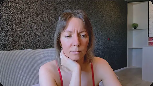 Snapshot of Amanda_Luxe chatting on July 2, 2:34 am Amanda Luxe online show from July 2, 2:34 am