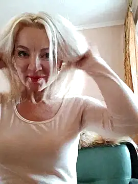 Snapshot of MiraStar984 chatting on February 9, 11:41 am MiraStar984 online show from February 9, 11:41 am