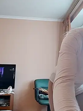 Snapshot of MiraStar984 chatting on February 11, 1:22 pm MiraStar984 online show from February 11, 1:22 pm