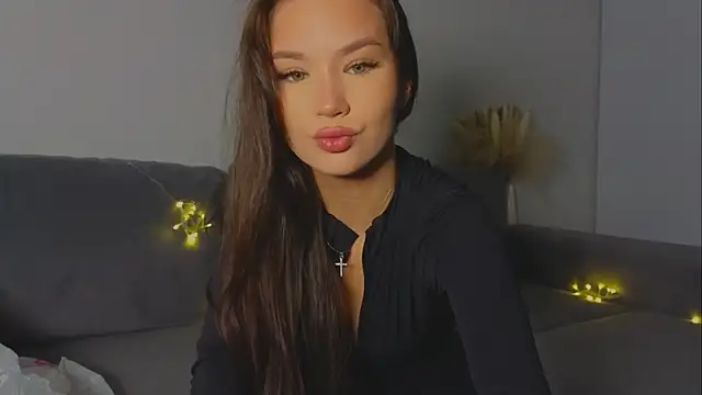 EmiDroll online show from February 21, 11:45 am