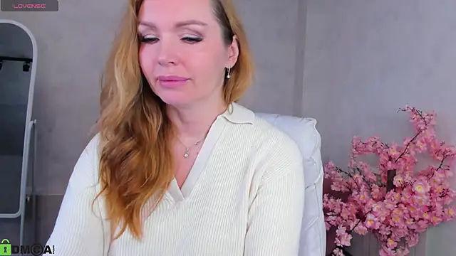 Marie Hayes online show from May 25, 1:27 am