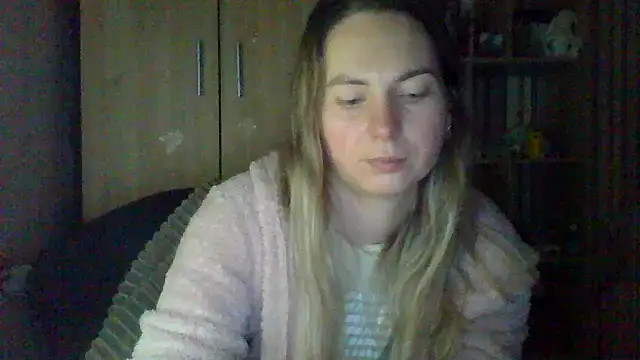 VikiLove765 online show from February 14, 2:23 am