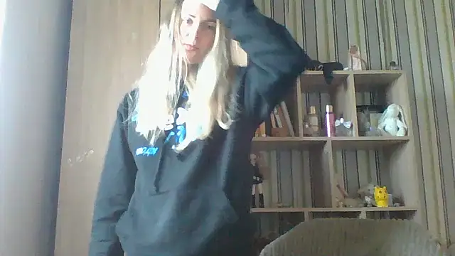 VikiLove765 online show from February 13, 7:08 am