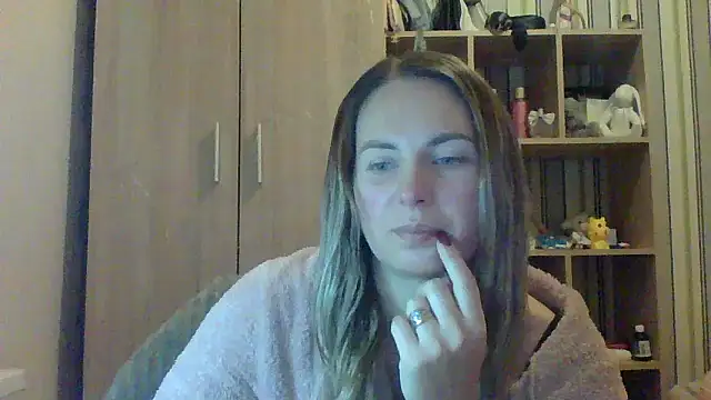 VikiLove765 online show from January 31, 10:08 pm