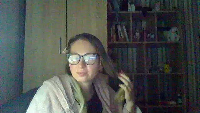 VikiLove765 online show from February 1, 10:19 pm