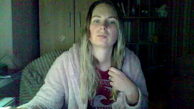 VikiLove765 online show from February 15, 8:52 pm