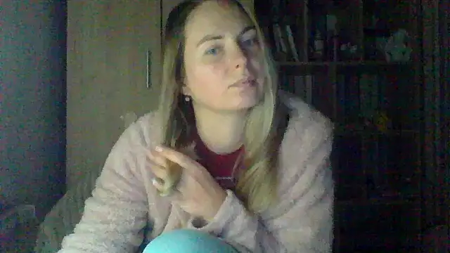 VikiLove765 online show from February 16, 10:29 pm