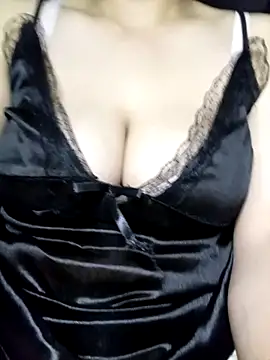 Snapshot of Merrylinh chatting on February 17, 9:06 am Merrylinh online show from February 17, 9:06 am