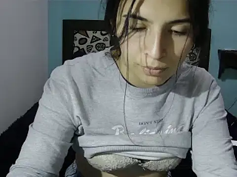 Snapshot of Emily_Gree chatting on May 16, 2:10 am Emily Gree online show from May 16, 2:10 am