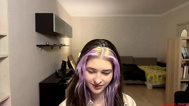 Dia DeAmas online show from April 20, 3:46 pm