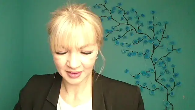 Madonna Fire online show from March 7, 1:05 pm