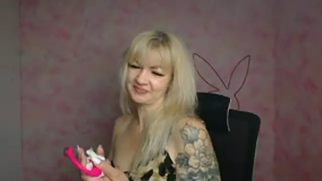 Madonna Fire online show from April 8, 2:40 pm