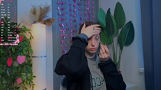 BrianneMallory online show from February 26, 6:13 am