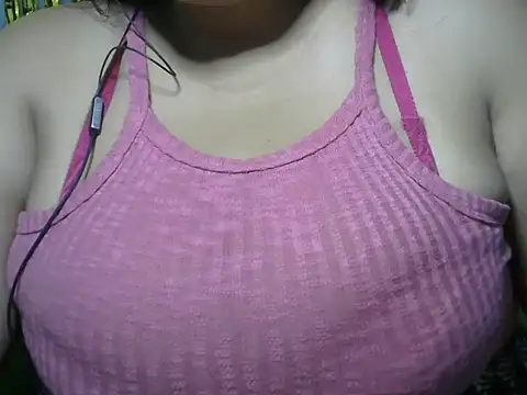 Snapshot of schoco_milff chatting on June 5, 12:04 am schoco milff online show from June 5, 12:04 am
