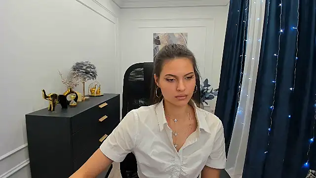 LeslieSvilti online show from January 11, 1:07 pm