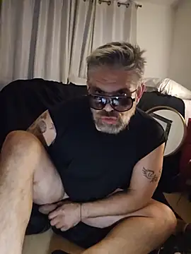 Snapshot of eddy73xxx chatting on June 17, 12:32 am eddy73xxx online show from June 17, 12:32 am