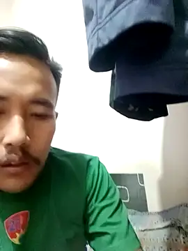 Snapshot of Reynalx chatting on February 13, 1:00 pm Reynalx online show from February 13, 1:00 pm