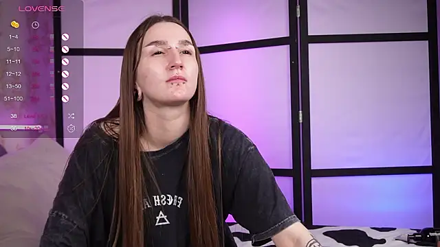 Alice Goth online show from March 13, 11:04 am