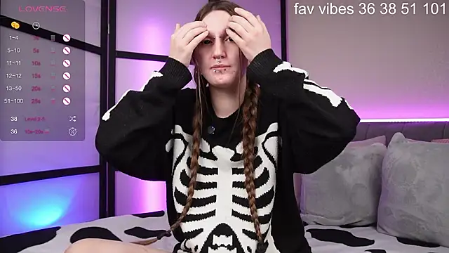 Alice Goth online show from March 20, 2:29 pm