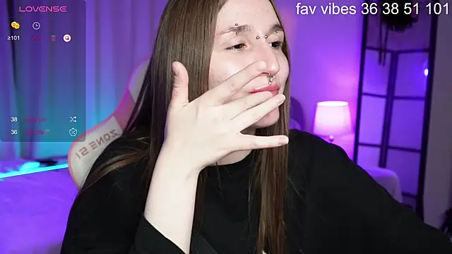 Alice Goth online show from June 3, 2:34 am