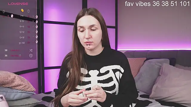 Alice Goth online show from April 3, 12:28 am