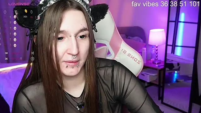 Alice Goth online show from May 24, 8:58 am