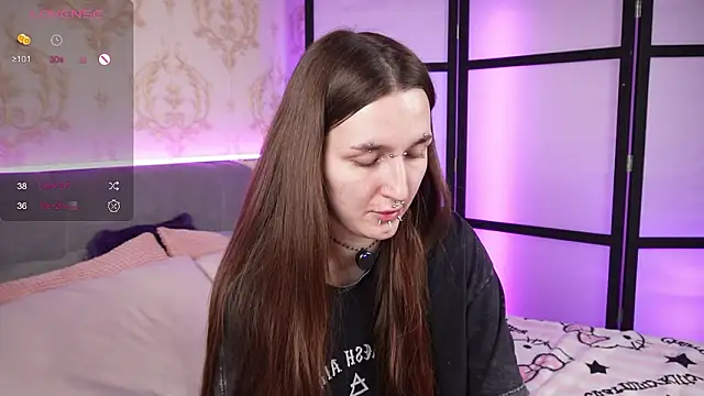 Alice Goth online show from February 8, 8:34 am