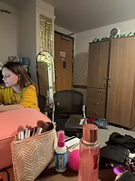 CookiesNcreaming online show from February 24, 8:04 am