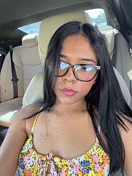 AnahiSkye online show from March 10, 6:45 pm