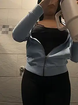 AnahiSkye online show from March 25, 6:07 pm