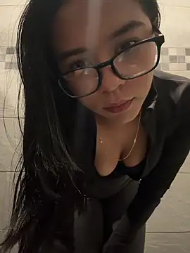 AnahiSkye online show from April 29, 8:26 pm