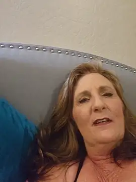 Snapshot of HotAzMilf chatting on February 23, 7:31 am HotAzMilf online show from February 23, 7:31 am