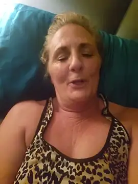 HotAzMilf online show from March 31, 9:11 am