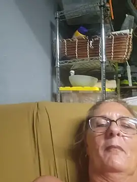 Snapshot of HotAzMilf chatting on May 29, 5:02 am HotAzMilf online show from May 29, 5:02 am