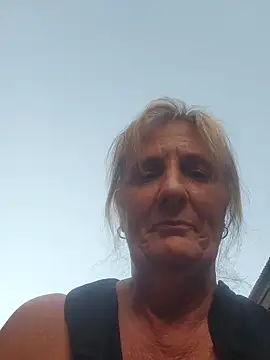 Snapshot of HotAzMilf chatting on June 14, 12:39 pm HotAzMilf online show from June 14, 12:39 pm
