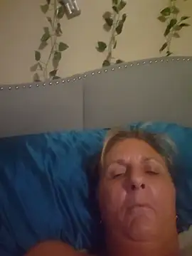 Snapshot of HotAzMilf chatting on June 3, 4:33 pm HotAzMilf online show from June 3, 4:33 pm